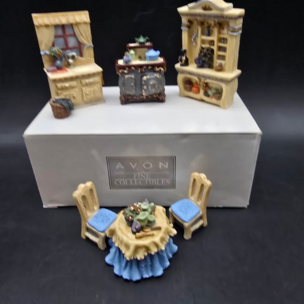 Avon 2001 Kitchen Doll House Furniture Victorian Memories Miniature Collectibles - Picture 1 of 9